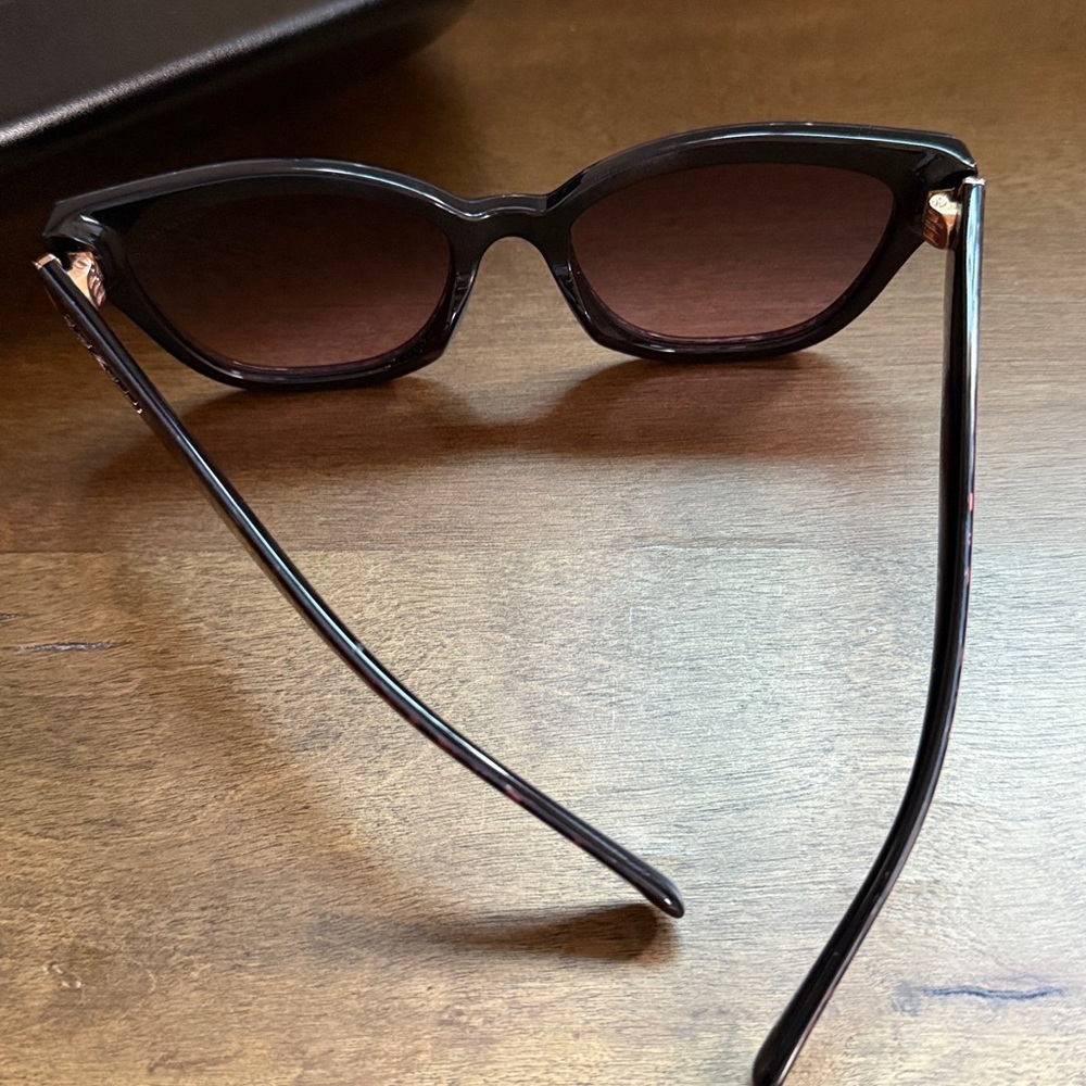 Coach Black and Pink Sunglasses - Picture 3 of 8